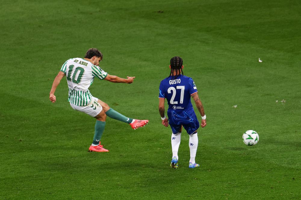 TA：利物浦的埃利奥特需要做出改变，德甲或许是完美之选